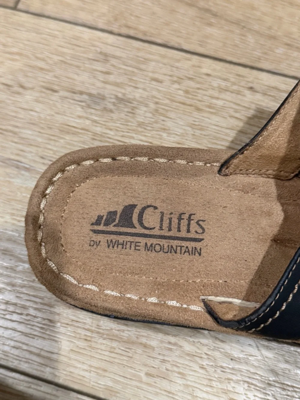 Cliffs by White Mountain Size 8.5 Flower‎ sandals women wedge thong